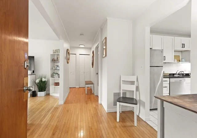 3rd image of 5 Bayberry Dr, Sharon, MA 02067