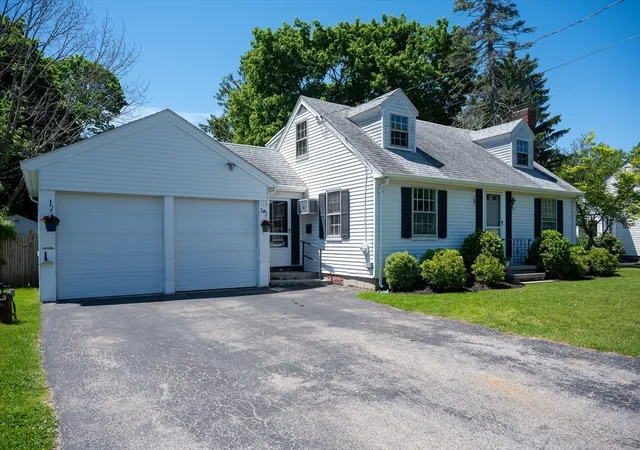 Homes for sale in South Weymouth, MA | 113 Oak St, South Weymouth, MA 02190 | MLS# 73526074