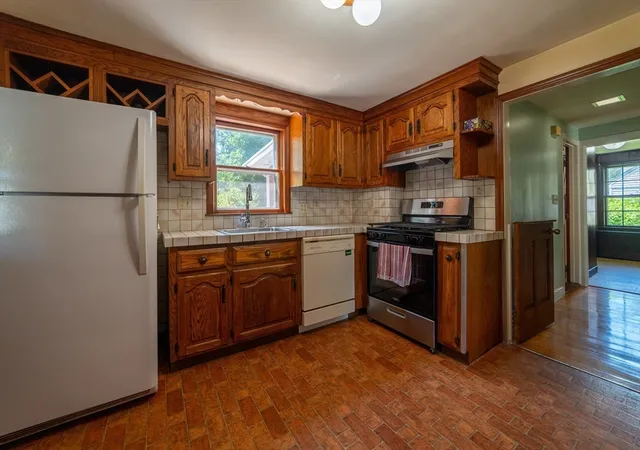 Homes for sale in South Weymouth, MA | 113 Oak St, South Weymouth, MA 02190 | MLS# 73526074