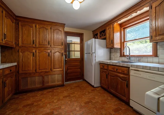 Homes for sale in South Weymouth, MA | 113 Oak St, South Weymouth, MA 02190 | MLS# 73526074