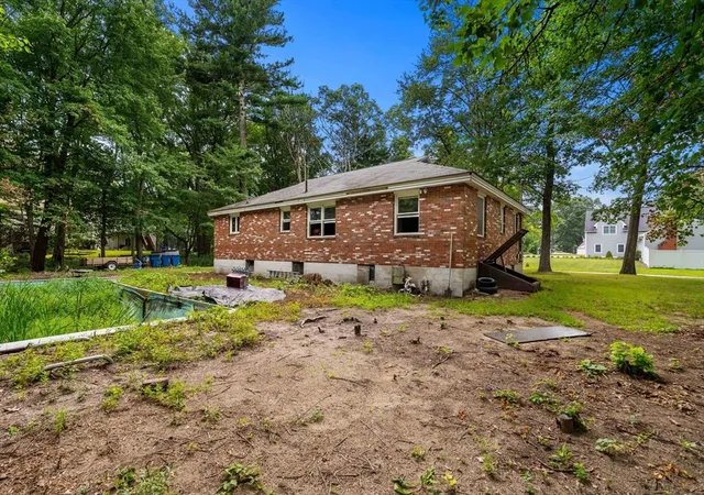 Photo 4 of Sale Pending at 42 Felker St, Tewksbury, MA 01876 | MLS# 73569581 | Listing updated on 2026-09-23