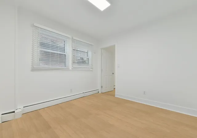 3rd image of 144 Salem St, Boston, MA 02113 | MLS# 73544551