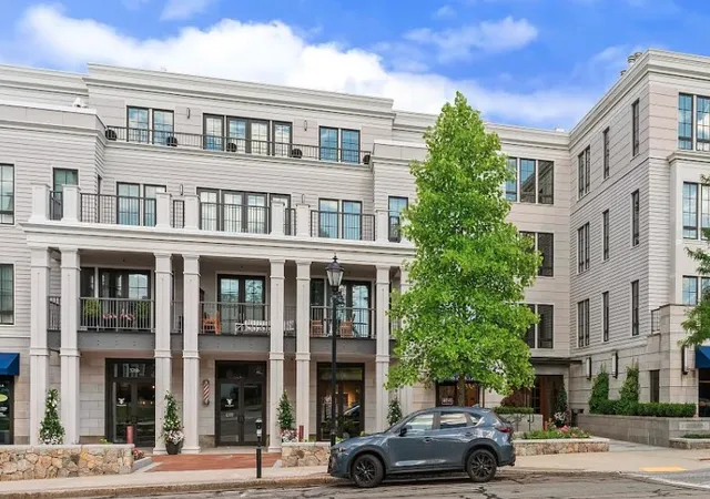 1st image of 580 Washington Street #104, Wellesley, MA 02482 | MLS# 73541073