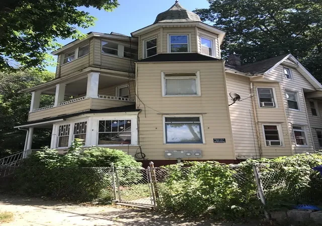 Photo 2 of Sale Pending at 29 Warriner Ave, Springfield, MA 01108 | MLS# 72961789 | Listing updated on 2025-09-02