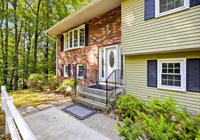 2nd image of 198 Hollis Rd, Lunenburg, MA 01462 | MLS# 73560457
