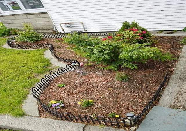 2nd image of 95 Pelham St, Methuen, MA 01844