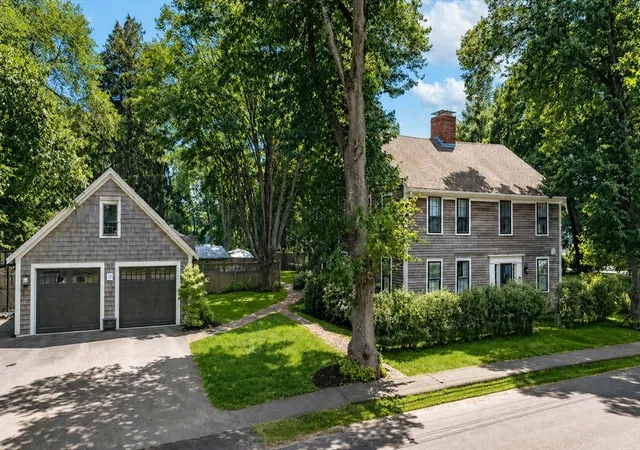 Homes for sale in Hingham, MA | 29 Pleasant St, Hingham, MA 02043 | MLS# 73510741