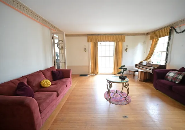 Photo 4 of Single family home for sale at 54 Nahant St, Lynn, MA 01902 | MLS# 73512529 | Listing updated on 2026-10-20