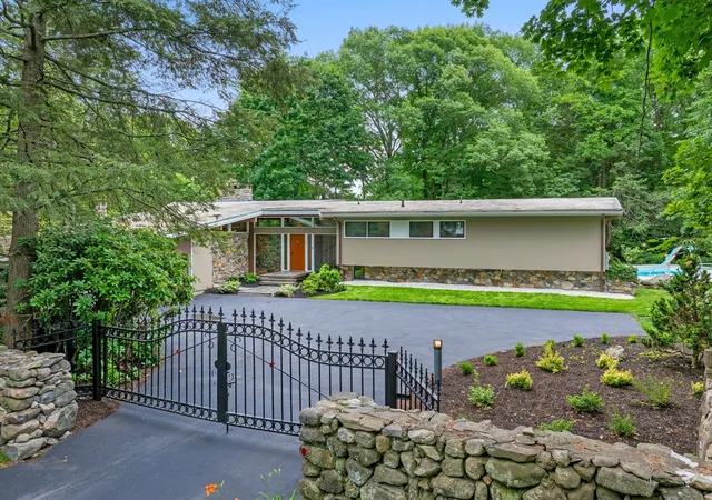 2nd image of 6 Porter Rd, Andover, MA 01810 | MLS# 73557451