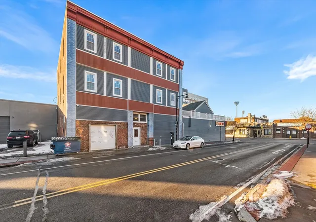 2nd image of 64 Green St, Worcester, MA 01604 | MLS# 73464190