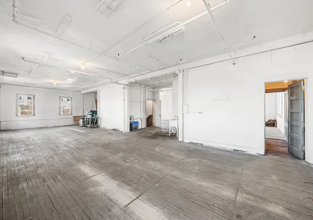 5th image of 64 Green St, Worcester, MA 01604 | MLS# 73464190