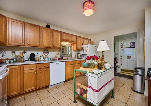 4th image of 35-37 Indian Hill, Florence, MA 01062 | MLS# 73553972