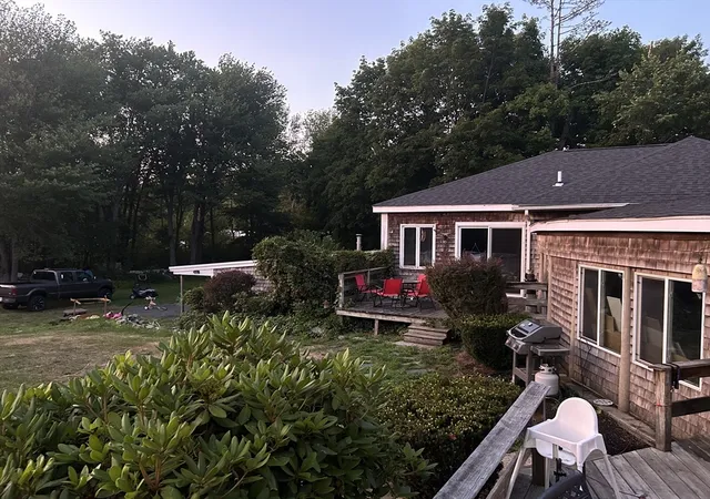 2nd image of 1006 W Washington St, Hanson, MA 02341 | MLS# 73545098