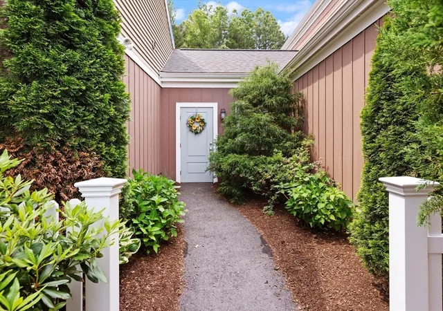 3rd image of 40 Tall Pine Dr #2, Sudbury, MA 01776 | MLS# 73532984