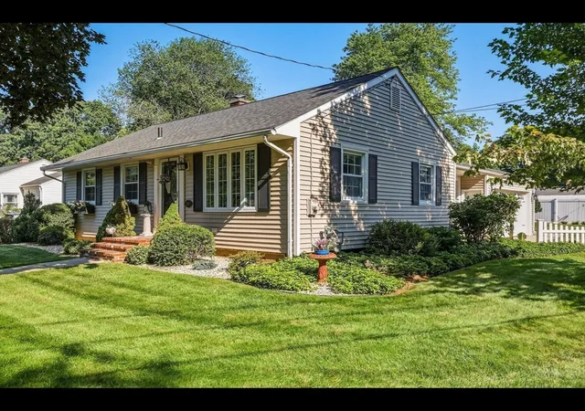 Photo 3 of Sale Pending at 36 Helen Cir, East Longmeadow, MA 01028 | MLS# 73556546 | Listing updated on 2026-08-18