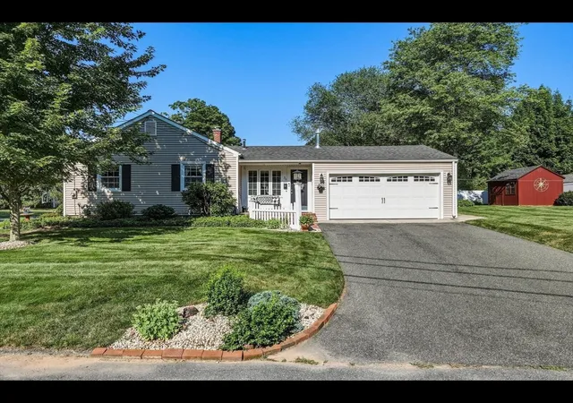 Photo 3 of Sale Pending at 36 Helen Cir, East Longmeadow, MA 01028 | MLS# 73556546 | Listing updated on 2026-08-18