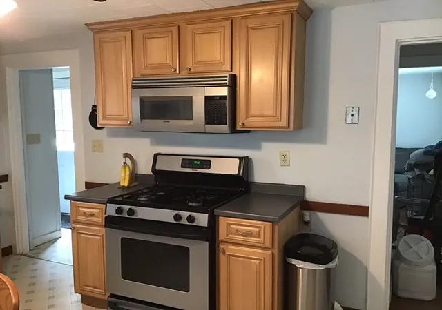 Homes for sale in Woburn, MA | 17 Grove St, Woburn, MA 01801 | MLS# 73505503