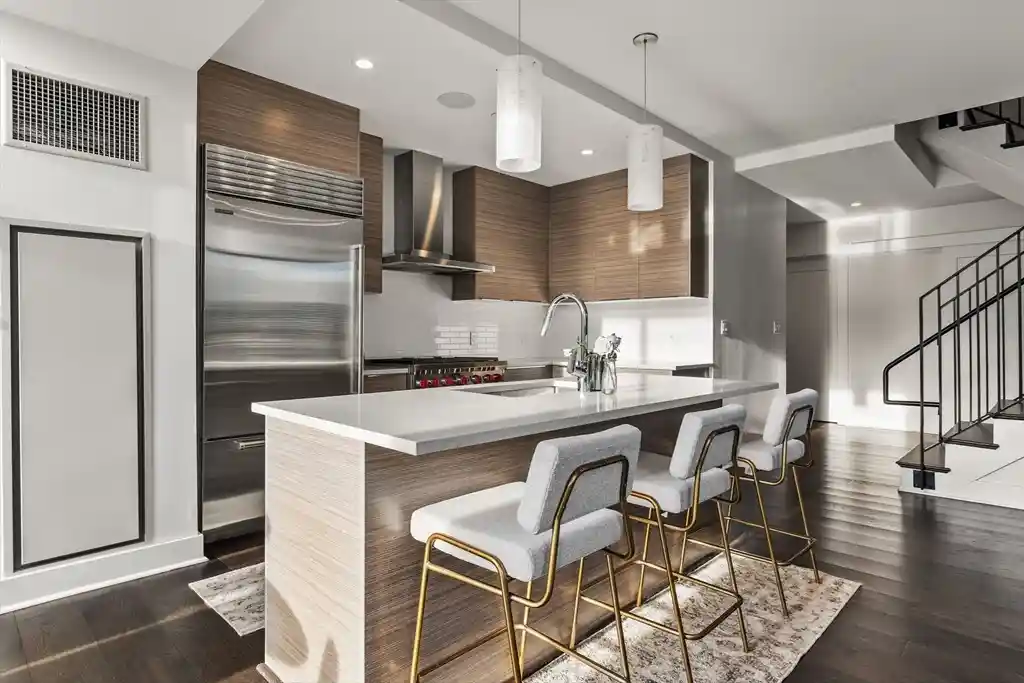 Listing Photo 2 - Condo for sale in Residences at 14 West Broadway located at 14 W Broadway, Boston, MA 02127 - Unit #7L