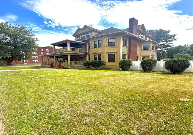 3rd image of 176-178 Belmont Ave, Springfield, MA 01108 | MLS# 73548207