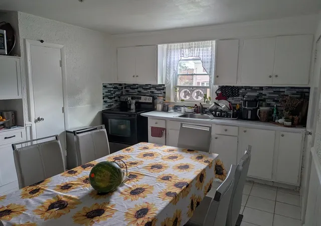 Photo 3 of Sale Pending at 258 Washington St, Peabody, MA 01960 | MLS# 73562856 | Listing updated on 2026-09-16