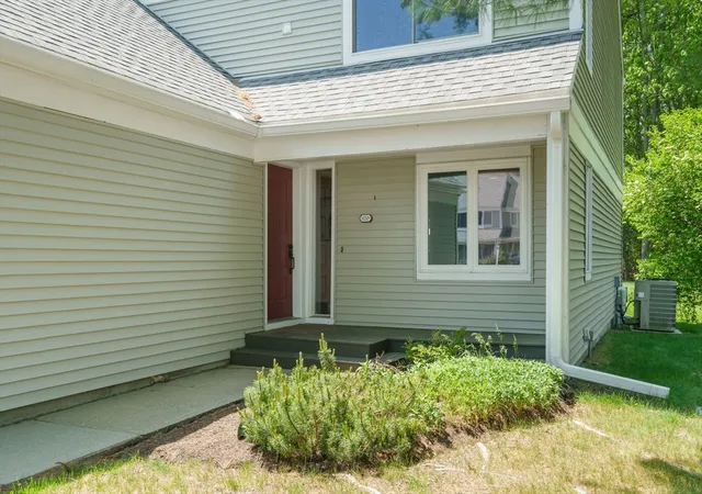3rd image of 120 Stone Ridge Road #120, Franklin, MA 02038 | MLS# 73540619
