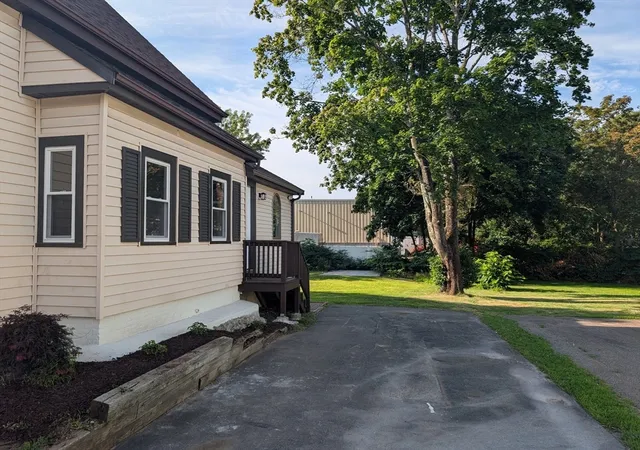 3rd image of 200 Temple St, Whitman, MA 02382 | MLS# 73549108