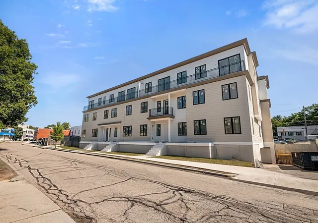 2nd image of 50 Jackson Street #104, Newton Center, MA 02459 | MLS# 73561111
