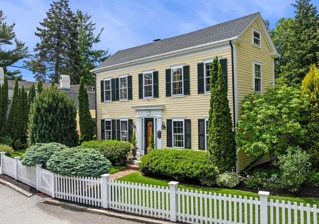 Homes for sale in Marblehead, MA | 27 Waldron Street, Marblehead, MA 01945 | MLS# 73528423