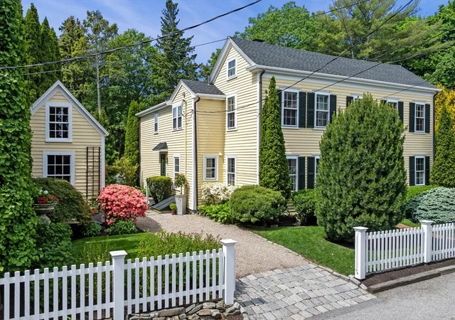 Homes for sale in Marblehead, MA | 27 Waldron Street, Marblehead, MA 01945 | MLS# 73528423