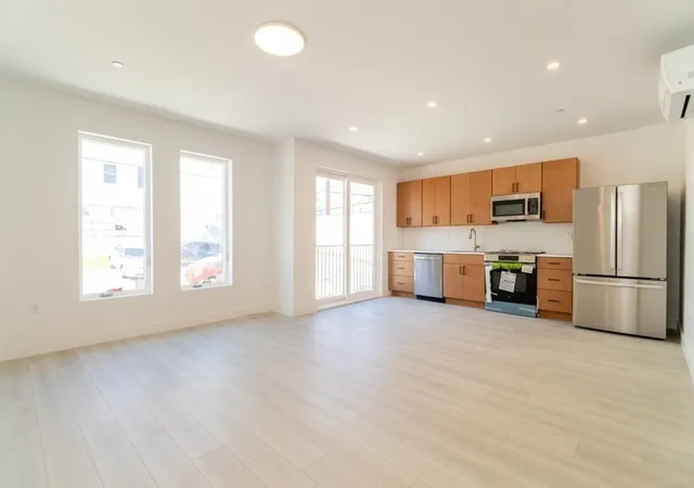 2nd image of 150 Williams #20, Chelsea, MA 02150 | MLS# 73561562