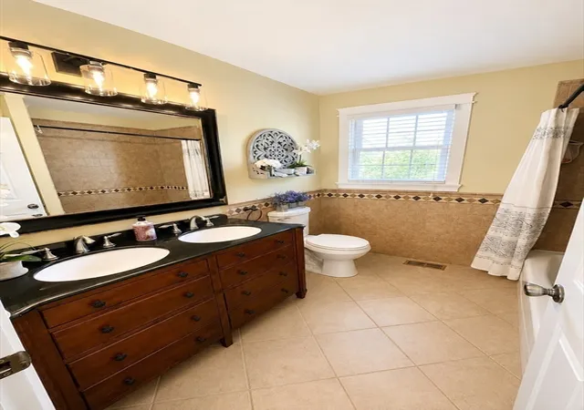 25th image of 231 Adelaide St, New Bedford, MA 02745 | MLS# 73551704