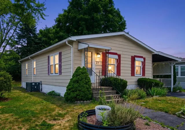 2nd image of 27 Castle Road #153, Attleboro, MA 02703 | MLS# 73550419