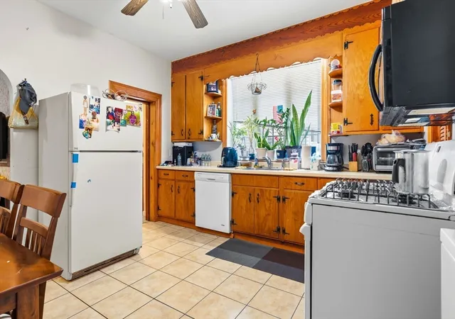 4th image of 50 Bradford St, Everett, MA 02149 | MLS# 73553234