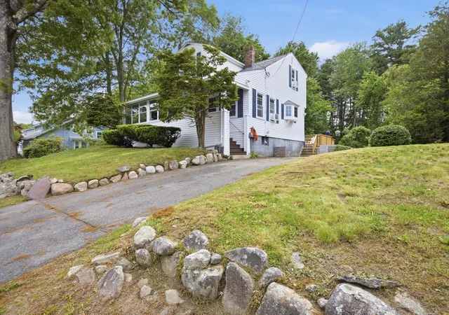 Homes for sale in South Weymouth, MA | 17 Great Pond Rd, South Weymouth, MA 02190 | MLS# 73526108