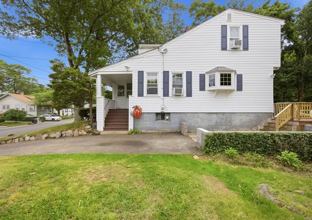 Homes for sale in South Weymouth, MA | 17 Great Pond Rd, South Weymouth, MA 02190 | MLS# 73526108