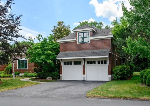 2nd image of 45 Clubhouse Dr, Hingham, MA 02043