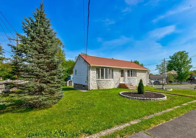 3rd image of 2 Herrick Road, Peabody, MA 01960 | MLS# 73523824