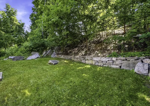 40th image of 5 7 Oak St, Clinton, MA 01510 | MLS# 73555138