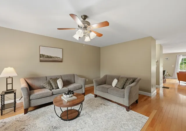 Homes for sale in Gardner, MA | 96 Pinewood Dr, Gardner, MA 01440