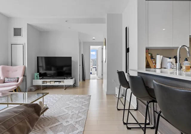 2nd image of 1 Franklin St #2110, Boston, MA 02110 | MLS# 73532693
