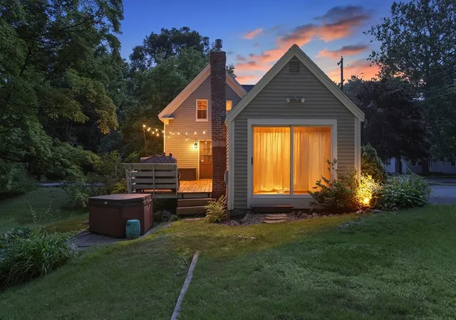 42nd image of 21 Lincoln Street, Medway, MA 02053 | MLS# 73547117