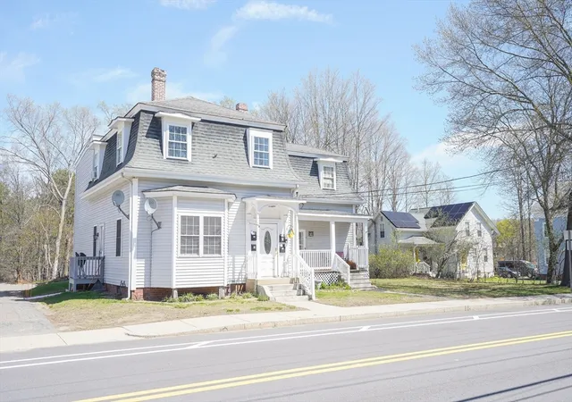3rd image of 71 W Main St, Ayer, MA 01432 | MLS# 73507898