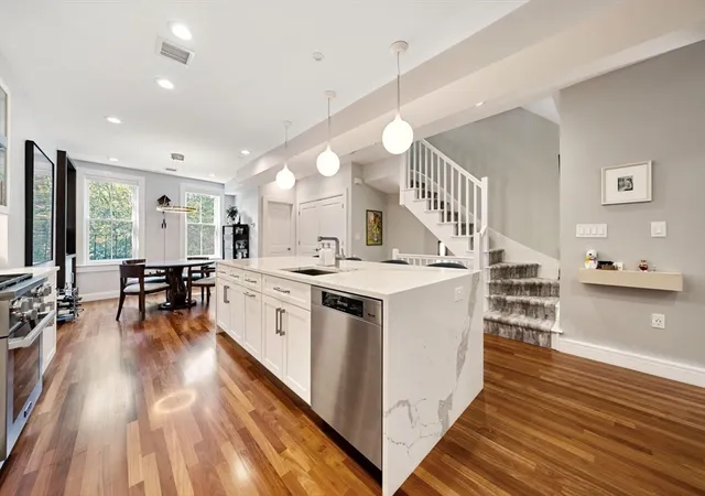 2nd image of 20 Dwight St #2, Boston, MA 02118 | MLS# 73431301