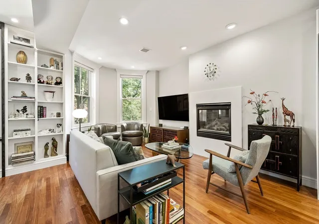 4th image of 20 Dwight St #2, Boston, MA 02118 | MLS# 73431301