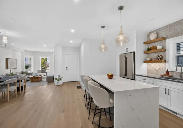 3rd image of 131 Hudson Street #1, Somerville, MA 02144 | MLS# 73546308