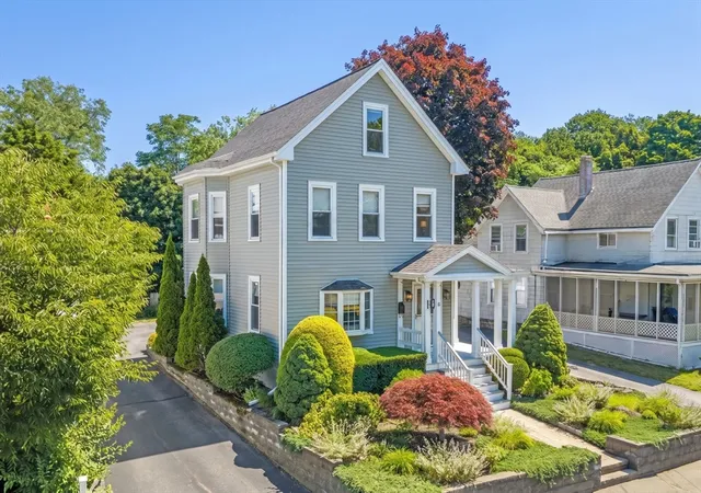 2nd image of 18 Nahant St, Wakefield, MA 01880 | MLS# 73553082
