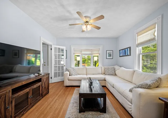 4th image of 18 Nahant St, Wakefield, MA 01880 | MLS# 73553082