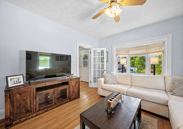 5th image of 18 Nahant St, Wakefield, MA 01880 | MLS# 73553082