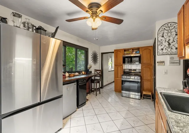 4th image of 21 Fells Ave, Medford, MA 02155 | MLS# 73537002