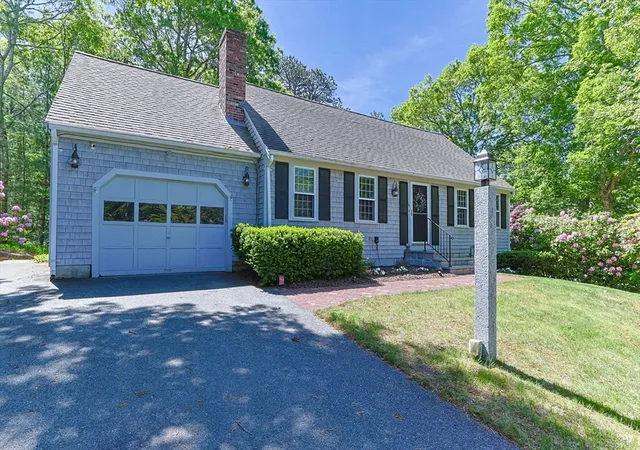 Photo 1 of Single family home for sale at 114 King Arthur Dr, Osterville, MA 02655 | MLS# 73534191 | Listing updated on 2026-09-16